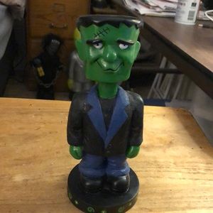 Frankenstein bobble head Halloween decor 3x8